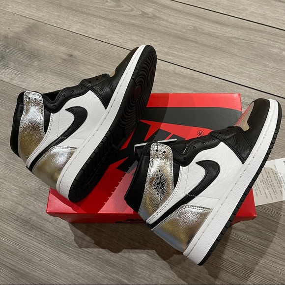 Air Jordan 1 High OG Women’s Silver Toe - Picture 7 of 7